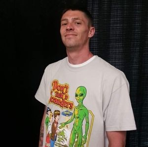 Meet your Posher, Dustin